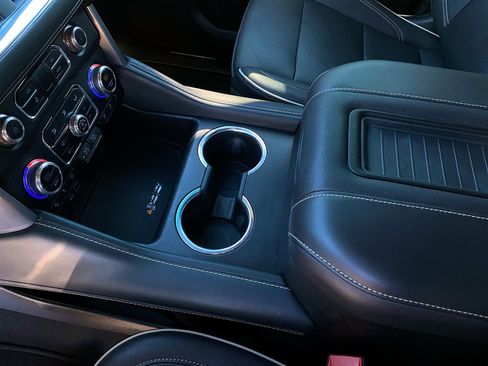 Used 2023 GMC Yukon SLT image 18