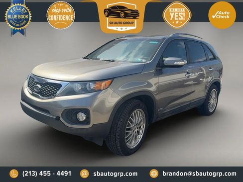 Used 2011 Kia Sorento EX w/ Premium Pkg AWD/4WD image 2