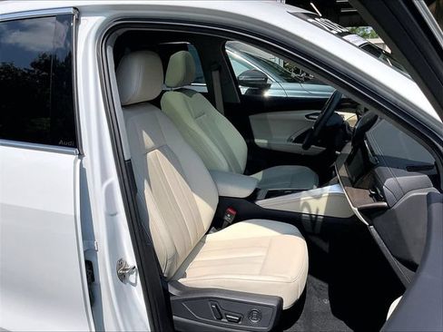 Certified 2025 Audi Q5 Premium w/ Convenience Package AWD/4WD image 19