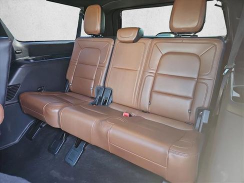 Used 2023 Lincoln Navigator L Reserve image 11