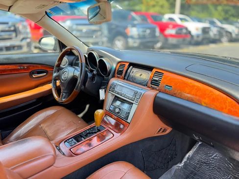 Used 2004 Lexus SC 430 Convertible w/ Preferred Accessory Pkg RWD image 8