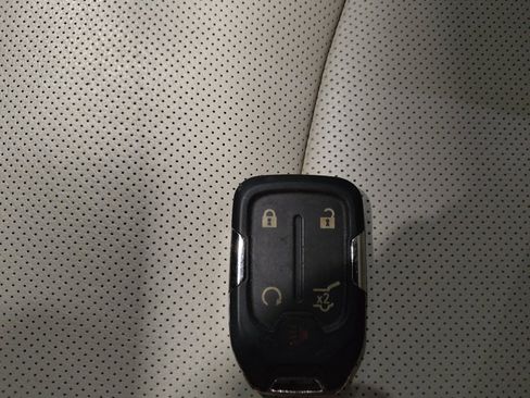 Used 2018 GMC Terrain Denali w/ Advanced Safety Package image 32