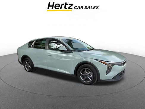 Used 2025 Kia K4 LXS image 1