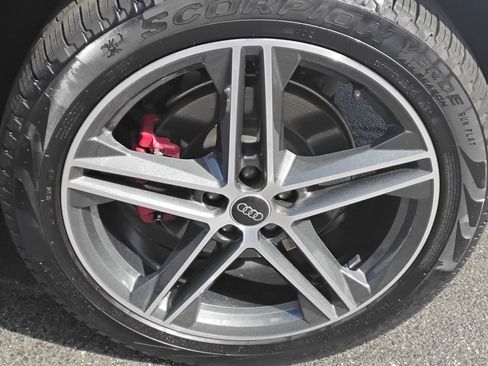 Certified 2024 Audi Q5 e Premium Plus image 12