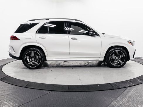 Used 2025 Mercedes-Benz GLE 450e 4MATIC w/ AMG Line Interior image 35