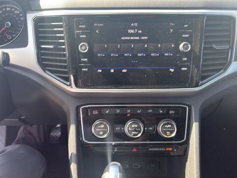 Used 2018 Volkswagen Atlas SEL AWD/4WD image 17