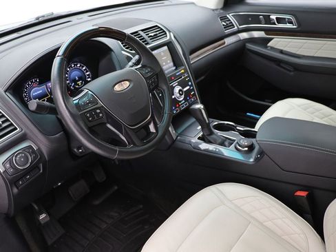 Used 2016 Ford Explorer Platinum image 14