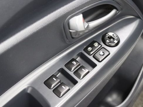 Used 2013 Kia Rio LX w/ PWR Pkg FWD image 9