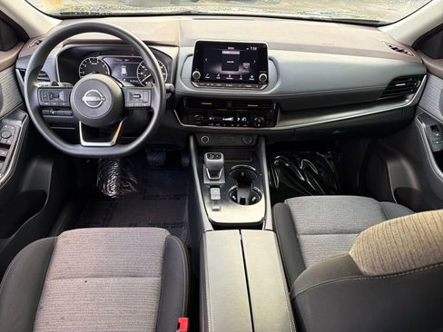 Used 2022 Nissan Rogue SV image 15