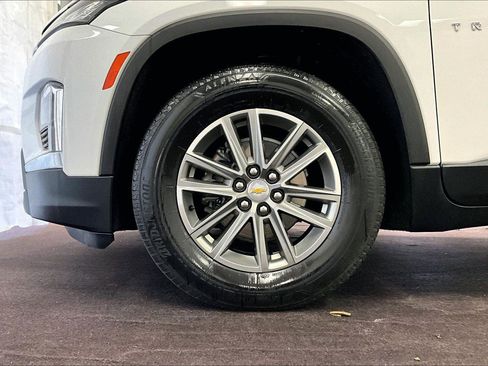 Used 2023 Chevrolet Traverse LT image 8