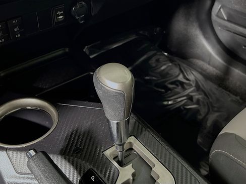 Used 2015 Toyota RAV4 Limited w/ Technology Package image 24