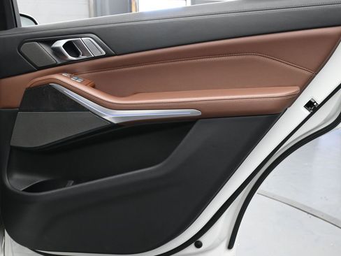 Used 2023 BMW X7 M60i w/ Executive Package image 26