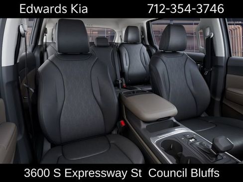 New 2026 Kia Carnival LX FWD image 17