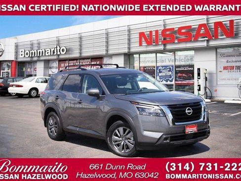 Used 2025 Nissan Pathfinder SV w/ SV Premium Package FWD image 1