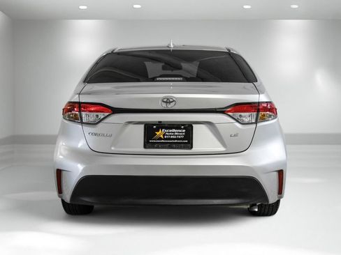 Used 2025 Toyota Corolla LE FWD image 9