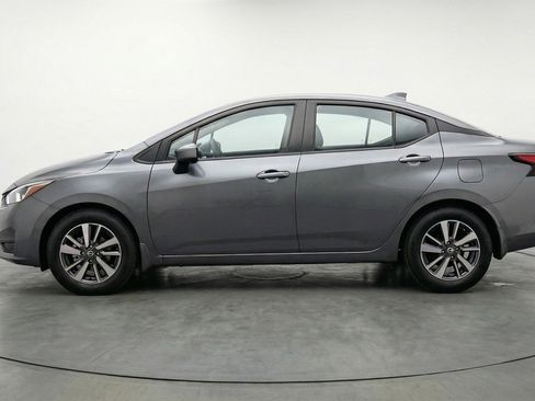 Used 2025 Nissan Versa SV image 5