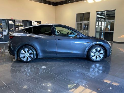Used 2023 Tesla Model Y Long Range image 6