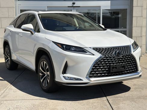 Used 2022 Lexus RX 350 AWD w/ Premium Package image 2