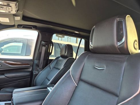 Certified 2023 Cadillac Escalade Premium Luxury AWD/4WD image 10