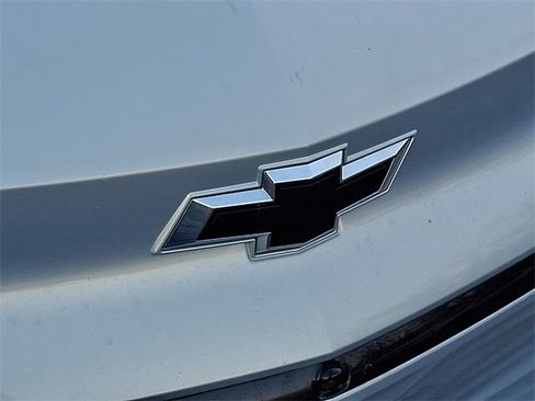 Used 2022 Chevrolet Bolt EUV Premier w/ Sun & Sound Package image 10