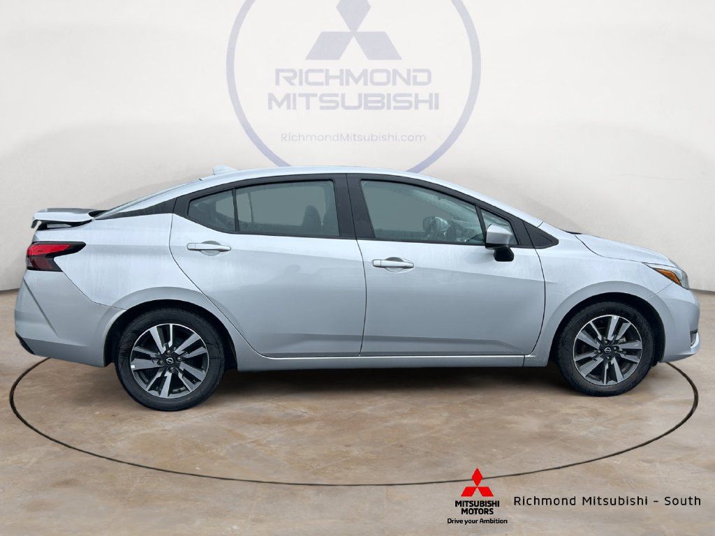 Used 2025 Nissan Versa SV FWD image 2