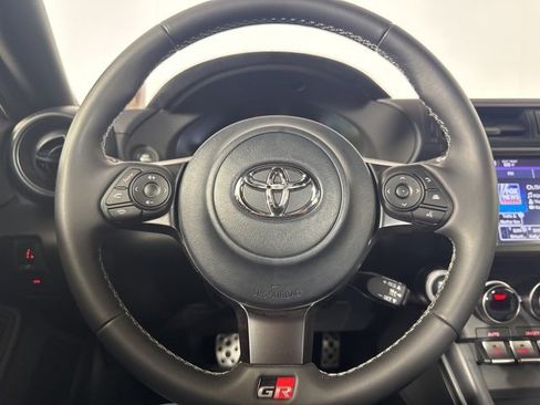 Used 2025 Toyota GR86 Premium image 18