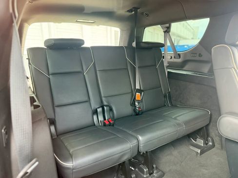 Used 2021 Cadillac Escalade ESV Premium Luxury RWD image 24