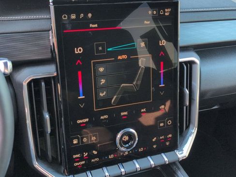 Certified 2026 GMC Acadia Elevation image 12