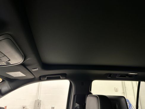 Used 2021 GMC Yukon SLT w/ SLT Luxury Plus Package image 28