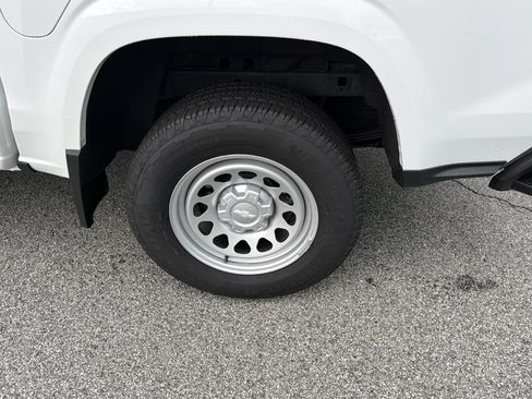 Used 2026 Chevrolet Colorado W/T RWD image 23