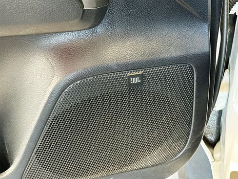 Used 2020 Toyota Tacoma Limited image 19