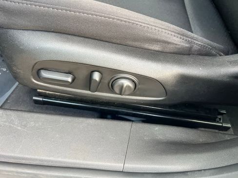 Used 2017 Chevrolet Malibu LT image 13