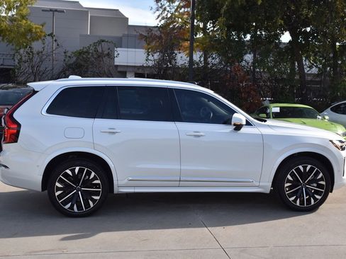 Used 2025 Volvo XC90 B6 Plus image 6