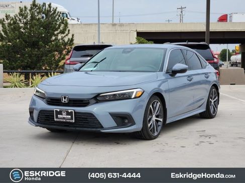 Used 2023 Honda Civic Touring image 3