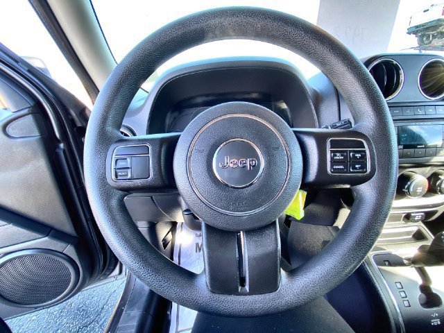 Used 2016 Jeep Patriot Sport w/ Tire & Wheel Group AWD/4WD image 14