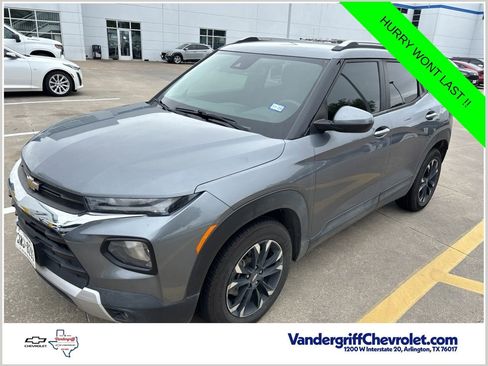 Used 2021 Chevrolet TrailBlazer LT w/ Convenience Package FWD image 1