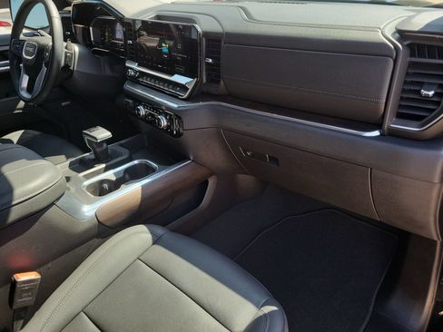 Used 2024 GMC Sierra 1500 SLT AWD/4WD image 29