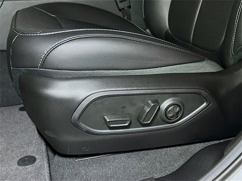 New 2025 Jeep Grand Cherokee Limited w/ Luxury Tech Group II image 13