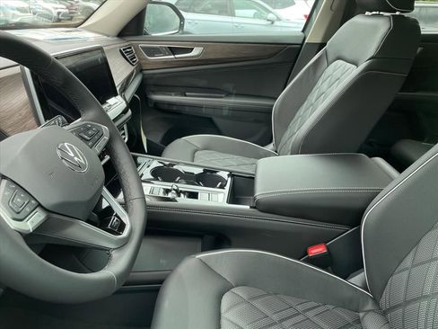 New 2026 Volkswagen Atlas SEL Premium R-Line AWD/4WD image 2