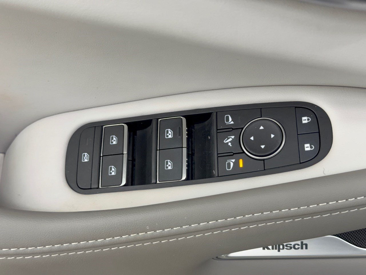 Used 2026 INFINITI QX60 Luxe w/ Family Package FWD image 15