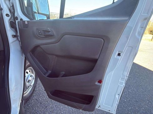 Used 2020 Ford Transit 250 Low Roof AWD image 17