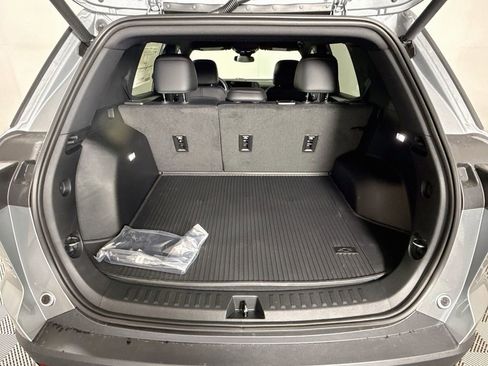 New 2026 Chevrolet Equinox RS w/ Convenience Package III FWD image 25