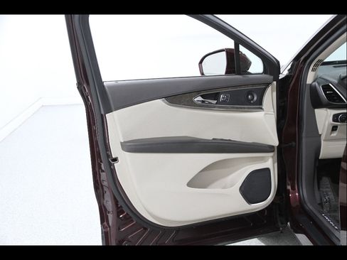 Used 2019 Lincoln Nautilus Reserve w/ Cargo Utility Package AWD/4WD image 5