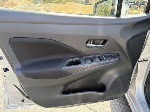 Used 2021 Nissan Versa SV image 10