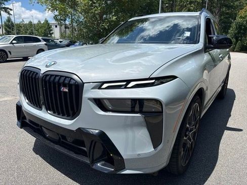 Used 2025 BMW X7 M60i AWD/4WD image 9
