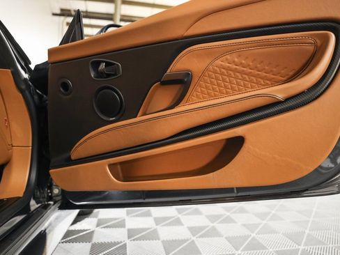 Used 2021 Aston Martin DBS Superleggera Volante image 23