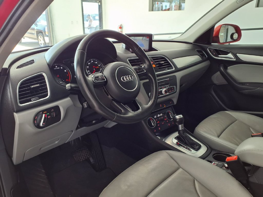 Used 2018 Audi Q3 2.0T Premium w/ Convenience Package FWD image 11