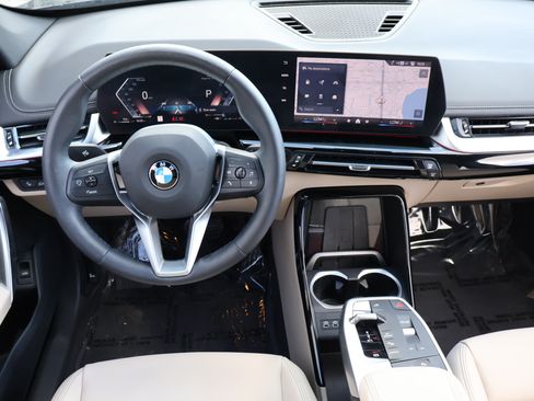 Used 2025 BMW X1 xDrive28i w/ Convenience Package AWD/4WD image 18