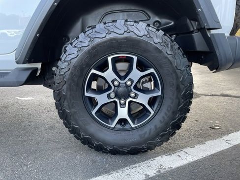 Used 2021 Jeep Wrangler Unlimited Rubicon w/ Cold Weather Group image 31