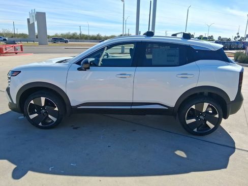 New 2026 Nissan Kicks SR w/ Cold Weather Package image 3